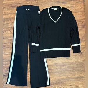 Elan Black Ribbed Sweater and Pants Set with White Accents. Size Medium